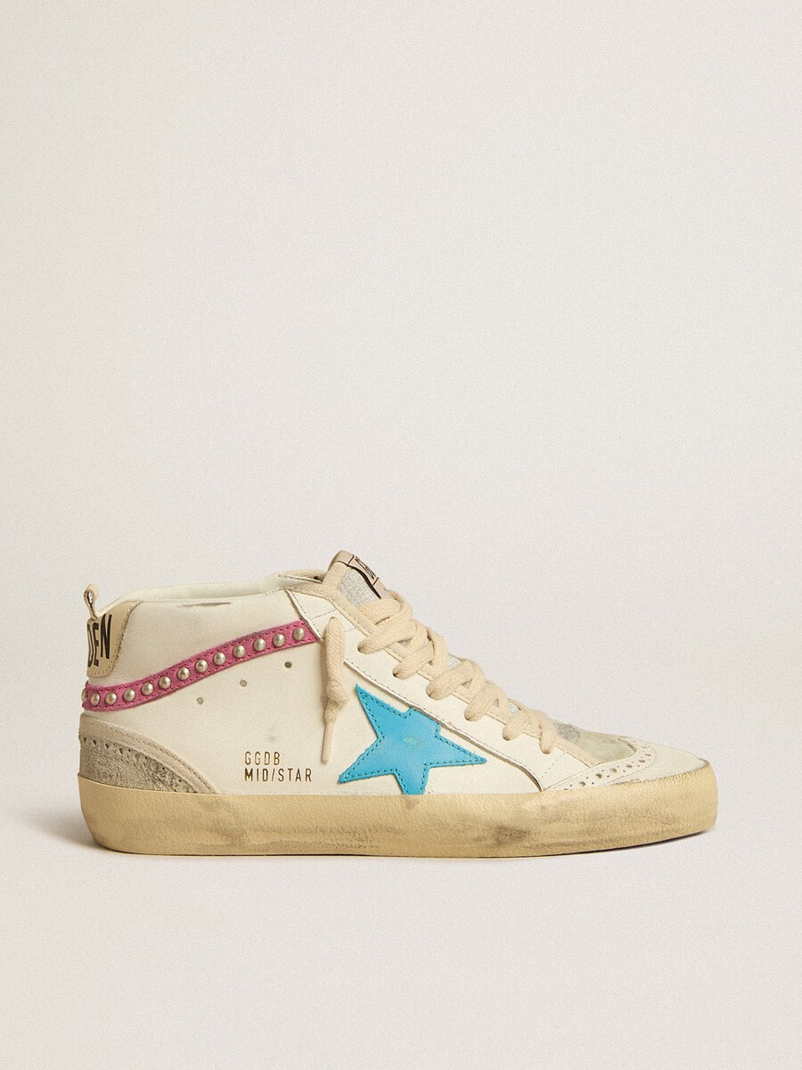 dames mid star in leer met lichtblauwe ster en fuchsia suède accenten met platina studs.