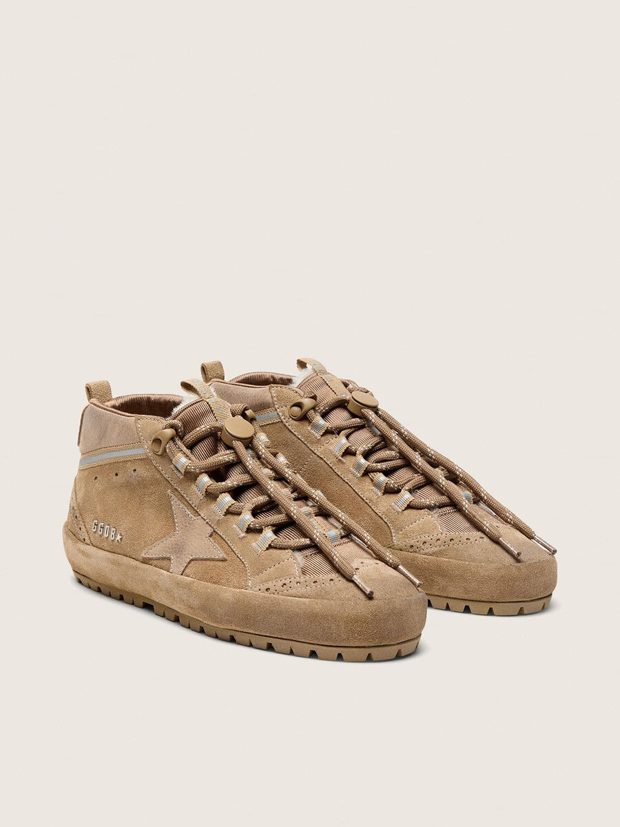 dames mid star ski in caramelkleurig suède met nubuck ster en suède hielstuk.