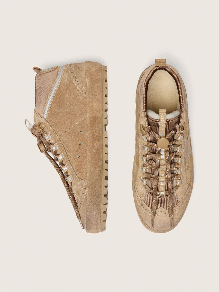 dames mid star ski in caramelkleurig suède met nubuck ster en suède hielstuk.