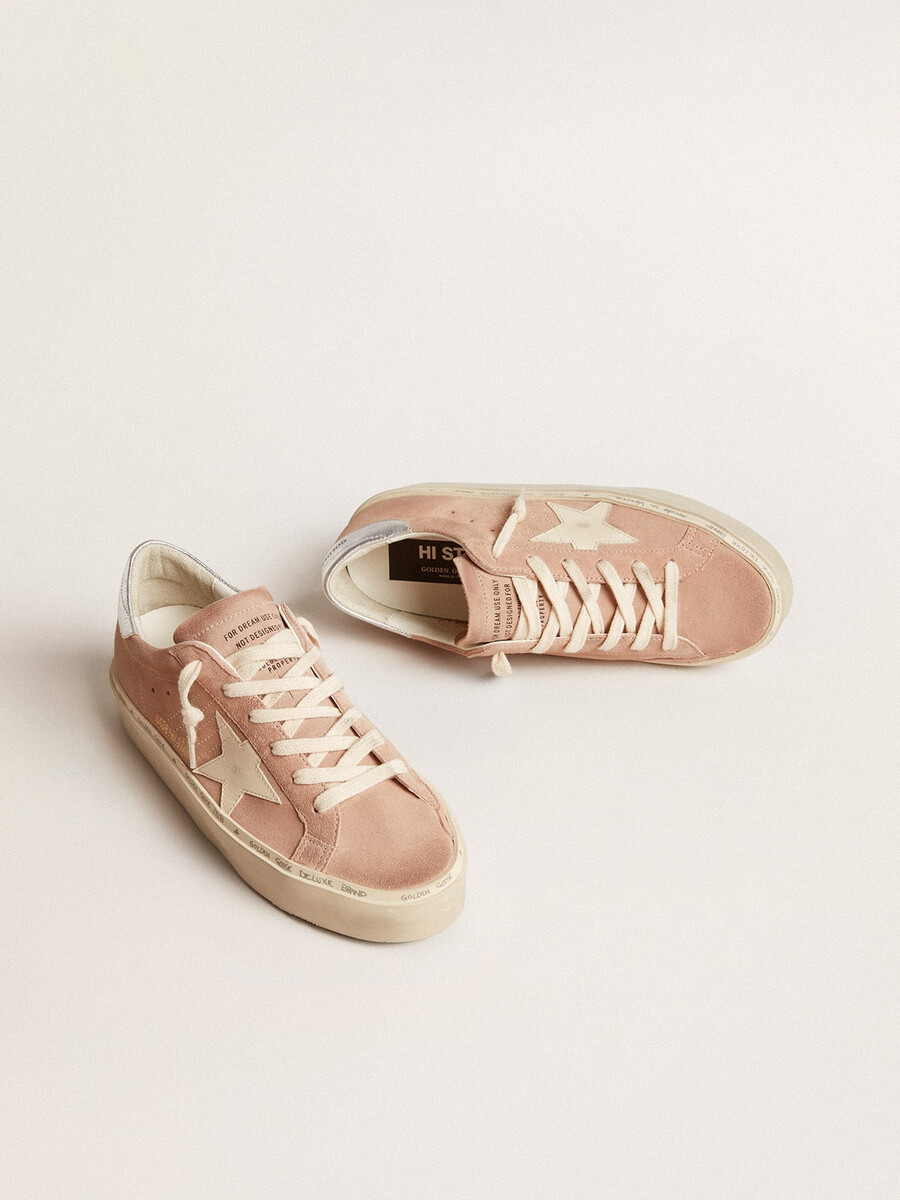 dames hi star in roze suède met crèmekleurige ster en zilverkleurig leren hielstuk.