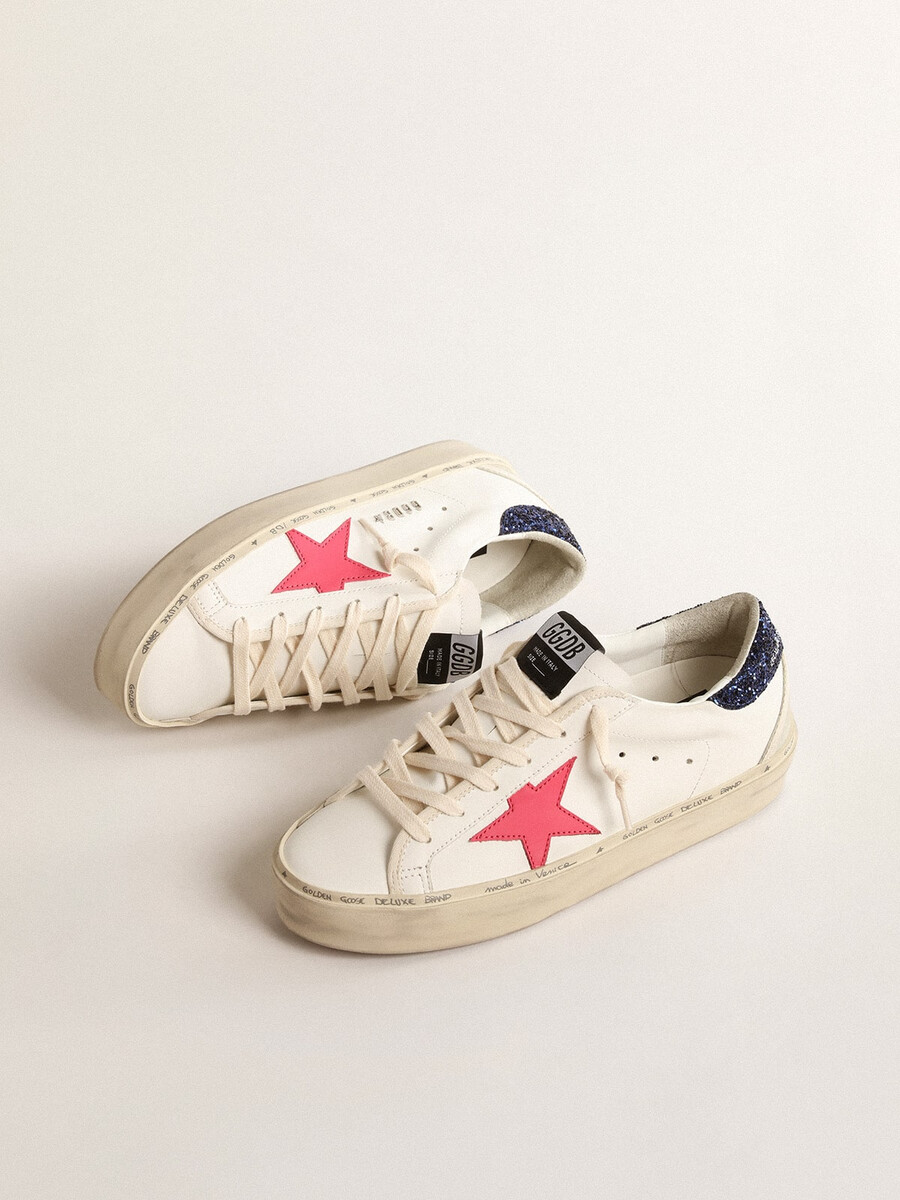 hi star met fuchsia leren ster en blauwe glitter op de hiel.