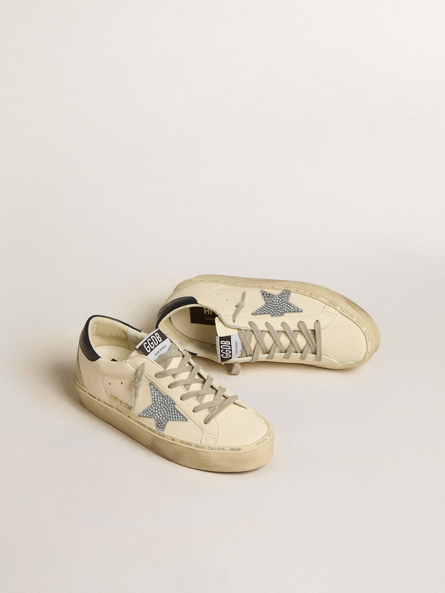 hi star in nappaleer met swarovski-kristallen ster en donkerblauwe leren hielband.