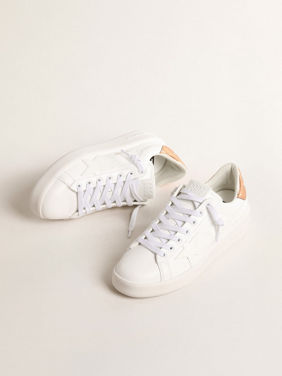purestar damessneakers van biologisch afbreekbaar materiaal met een hielstuk van bronskleurig metallic leer.