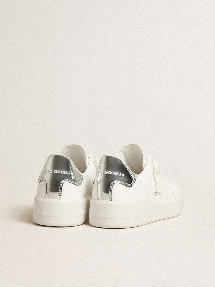 purestar damessneakers van biologisch afbreekbaar materiaal met witte ster en hielstuk met spiegeleffect.
