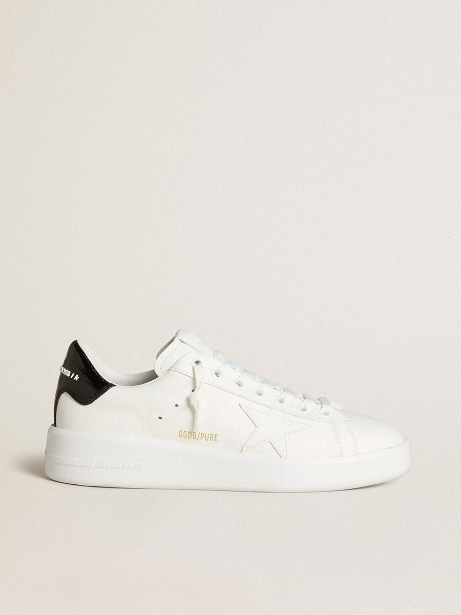 dames purestar met leren ster en hielstuk van zwart lakleer.