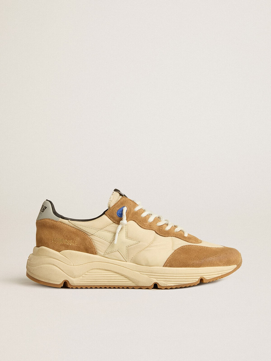 hardloopzool voor heren in ivoorkleurig nylon en tabakskleurig suède.