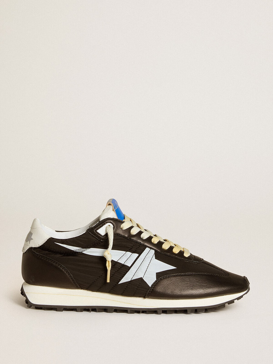 marathon herenschoen met zwart nylon bovenwerk en witte ster.
