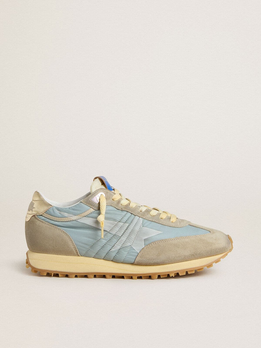 marathon herenschoen met lichtblauw nylon bovenwerk en pastelblauwe ster.
