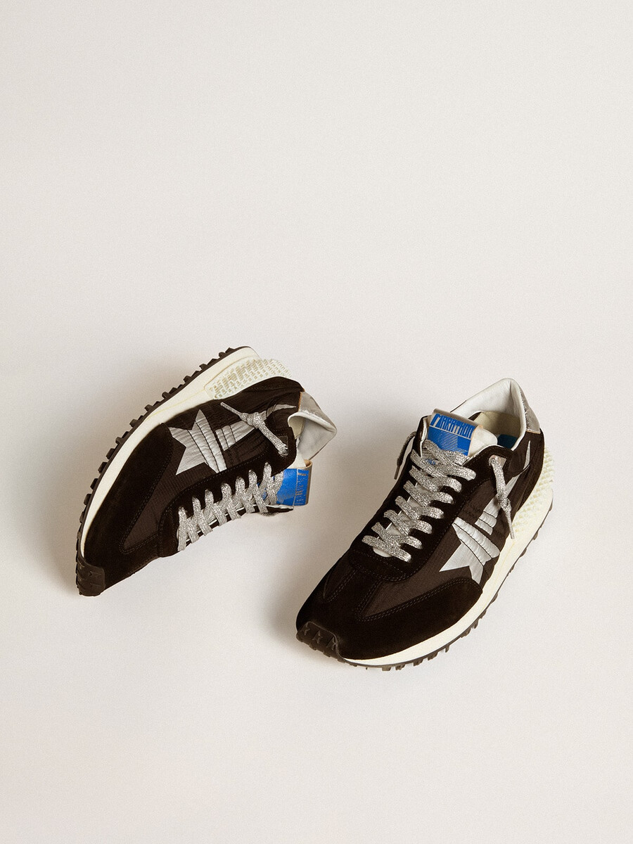 marathon herenschoen met zwart ripstop nylon bovenwerk en zilveren ster.
