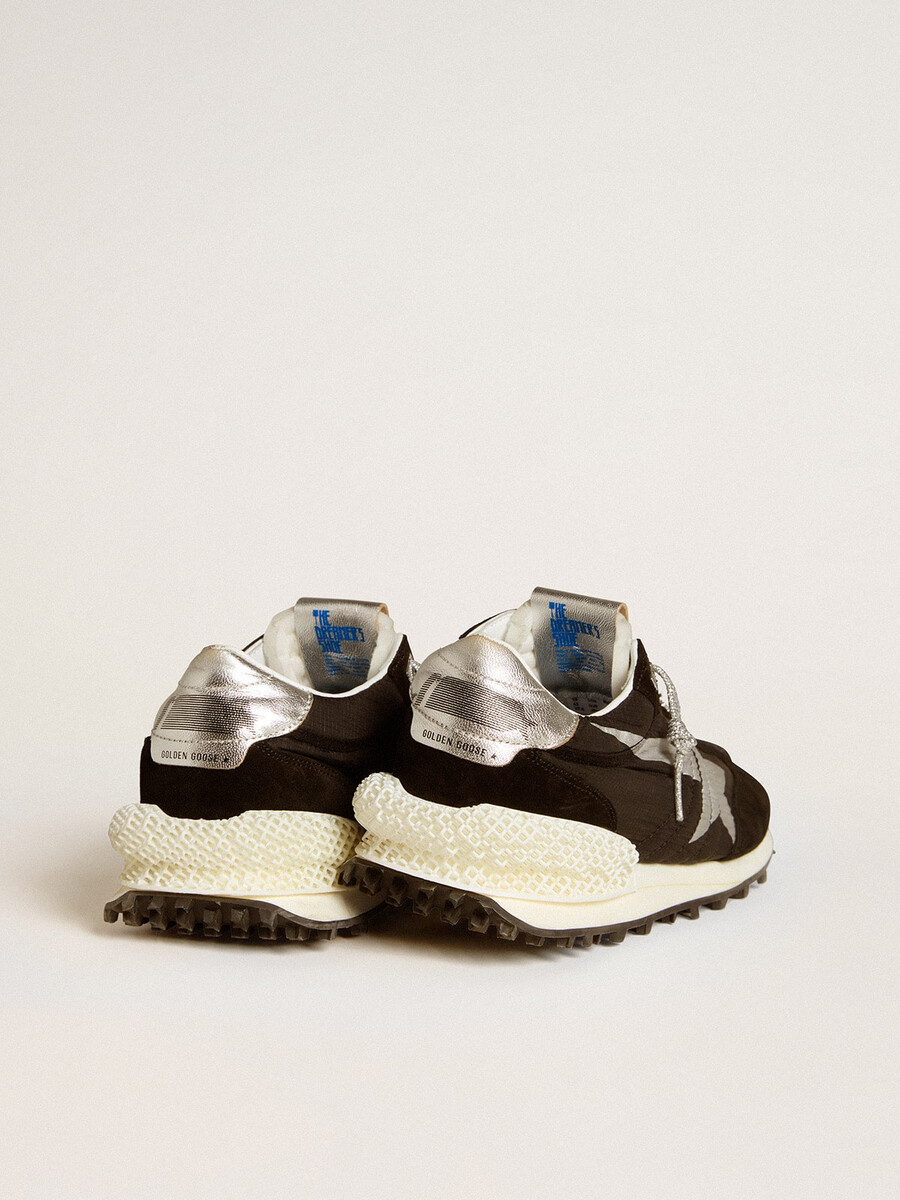 marathon herenschoen met zwart ripstop nylon bovenwerk en zilveren ster.