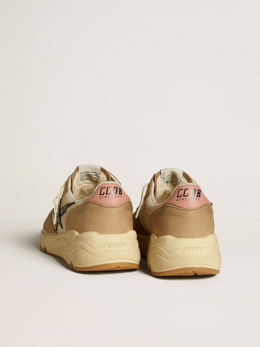running sole ltd van nylon en nubuck met leren ster en hielstuk.