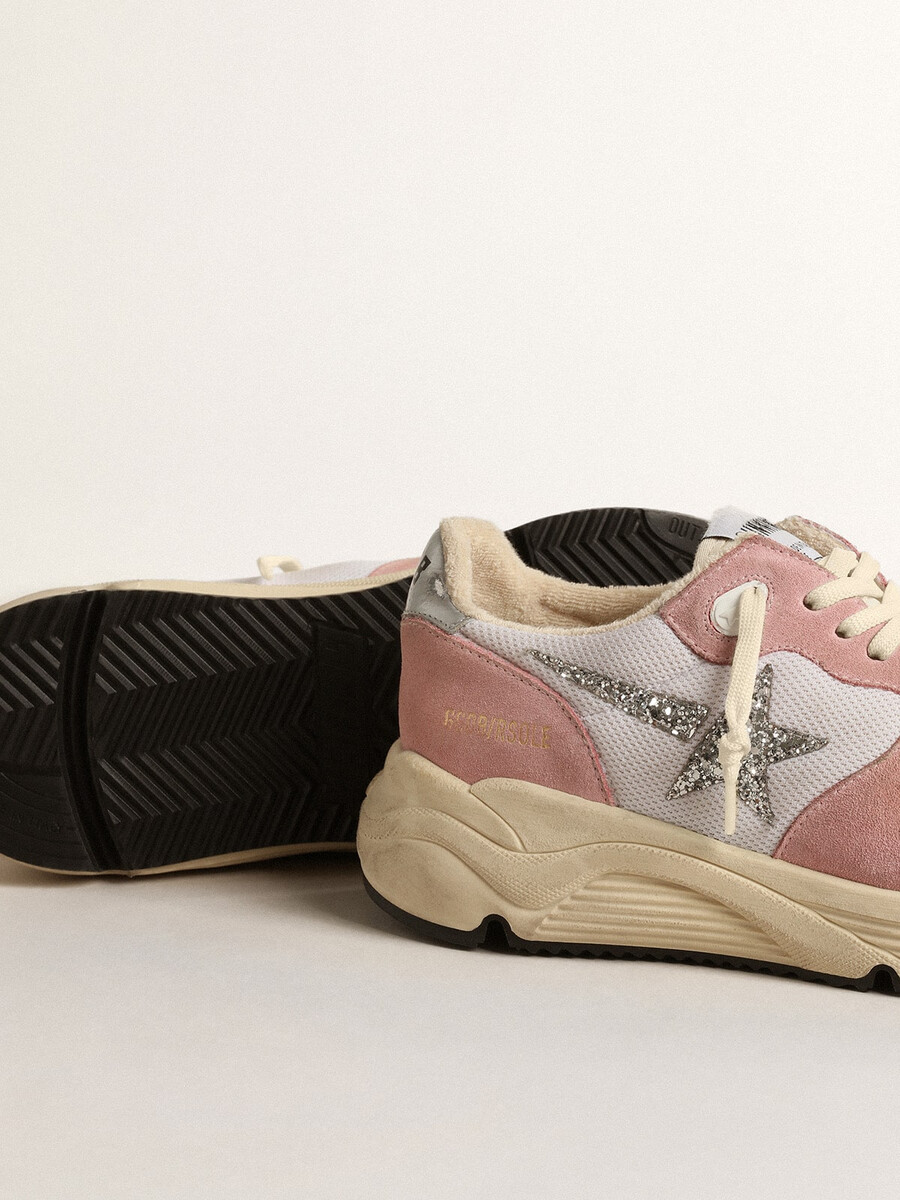 dames hardloopzool van grijs mesh en suède met zilveren glitterster.
