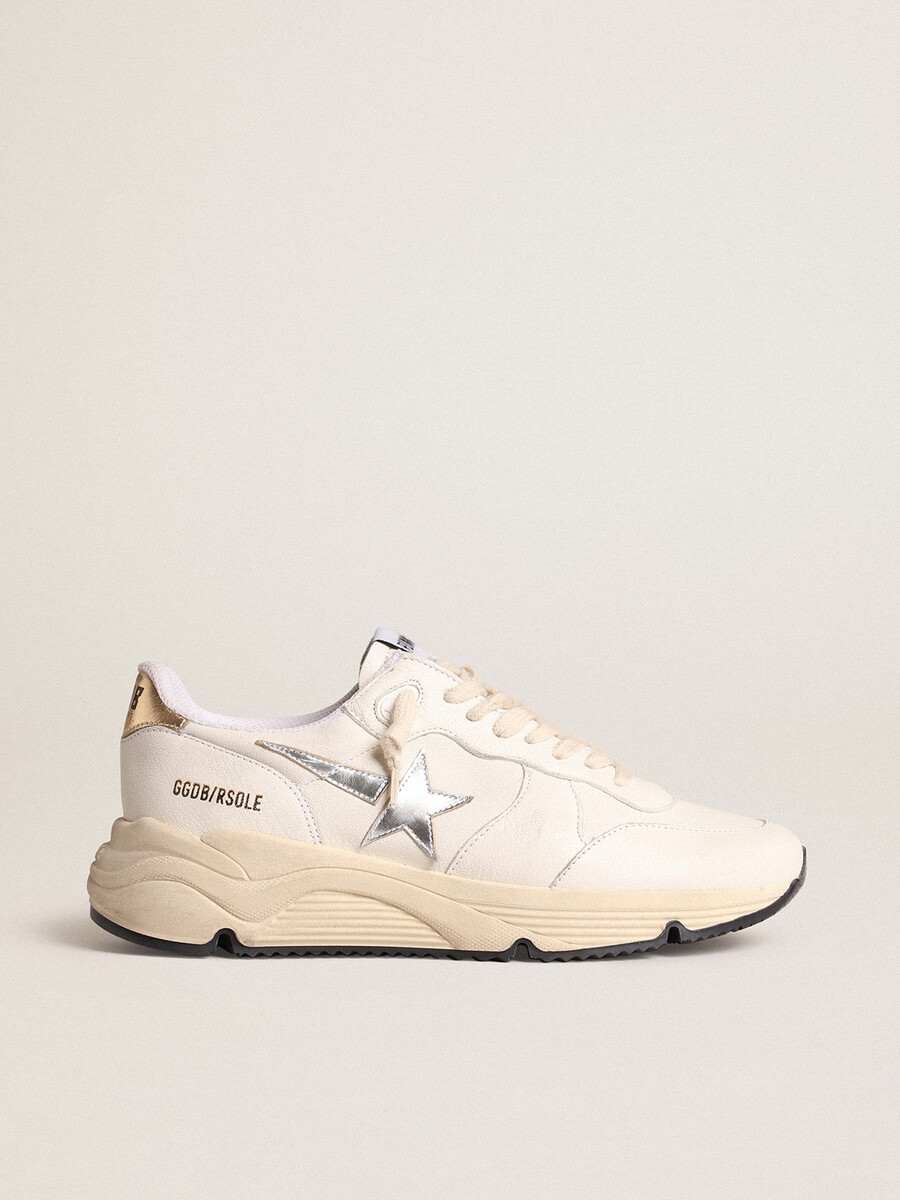 running sole van nappaleer met zilveren ster en gouden leren hielstuk.