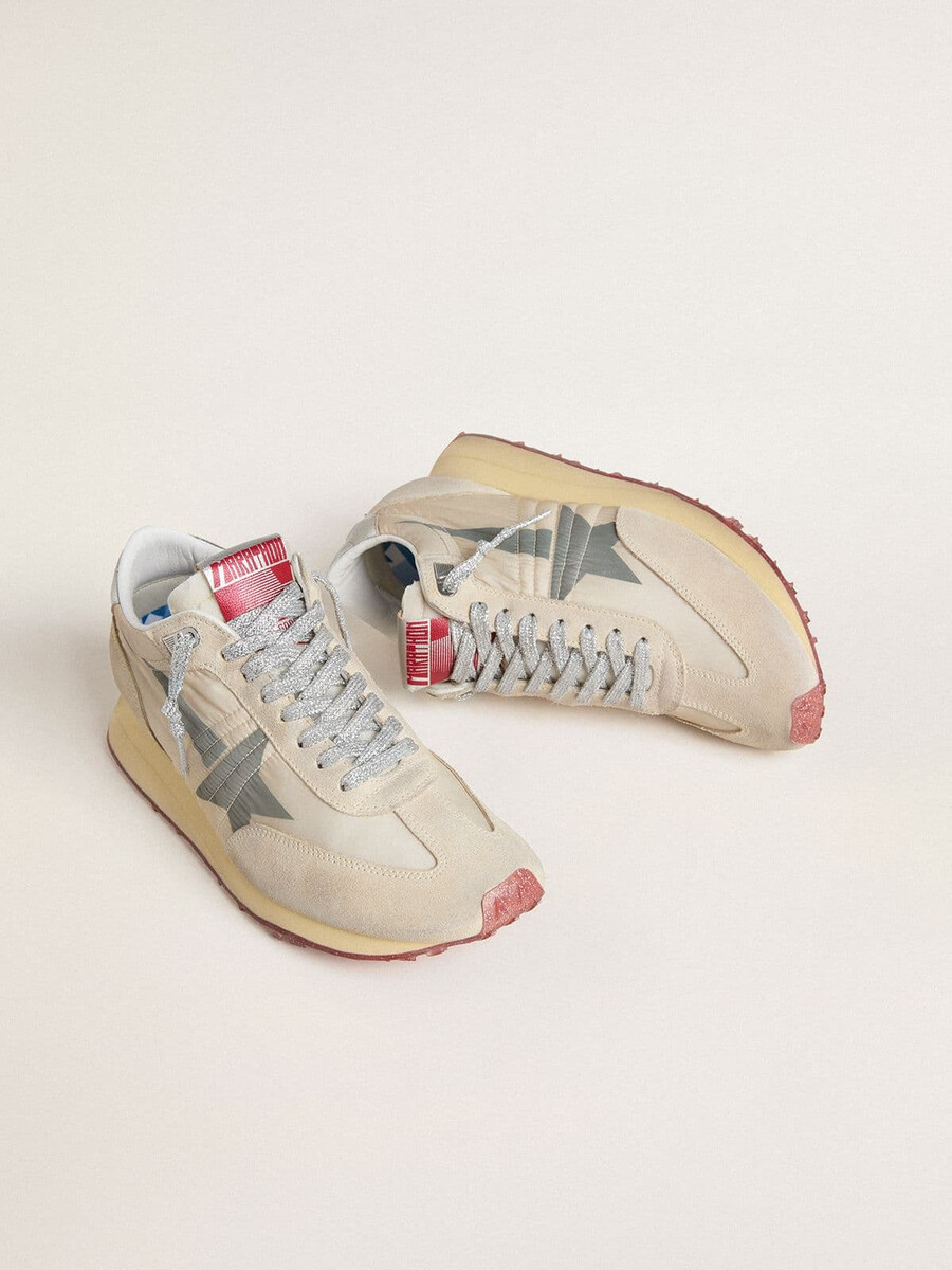 damesmarathon met beige nylon bovenkant en grijze ster