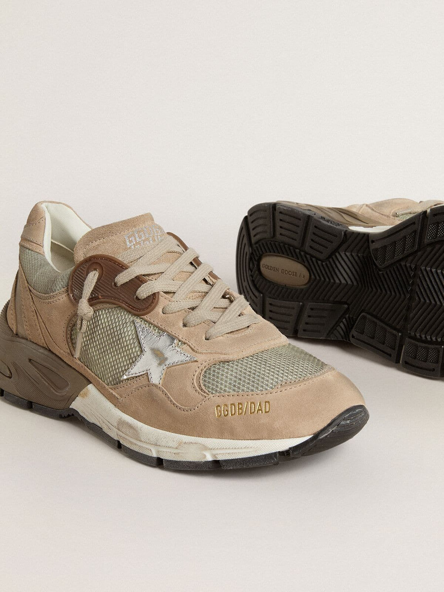dames dad-star in beige mesh en suède met zilverkleurige leren ster.