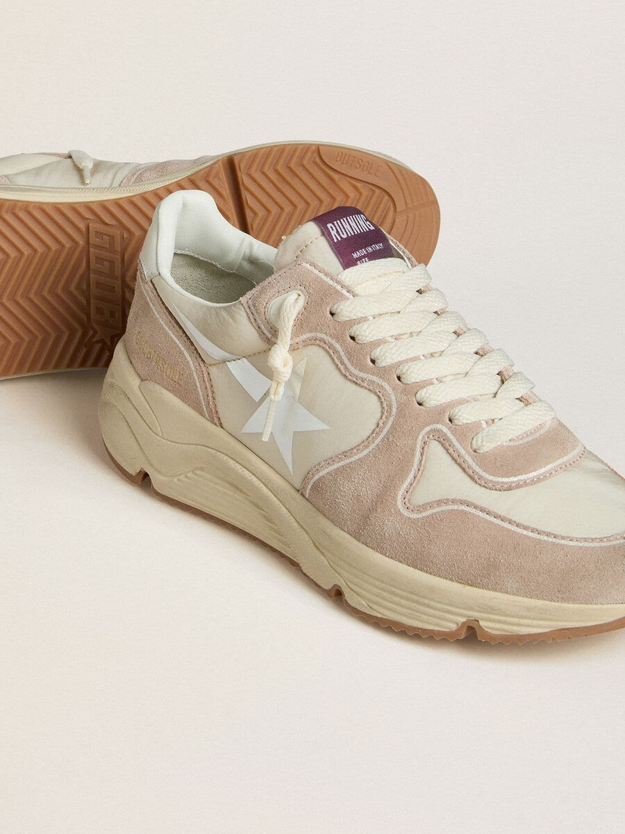 dames hardloopschoenzool van nylon en suède met zilverkleurige sterprint en leren hielstuk.