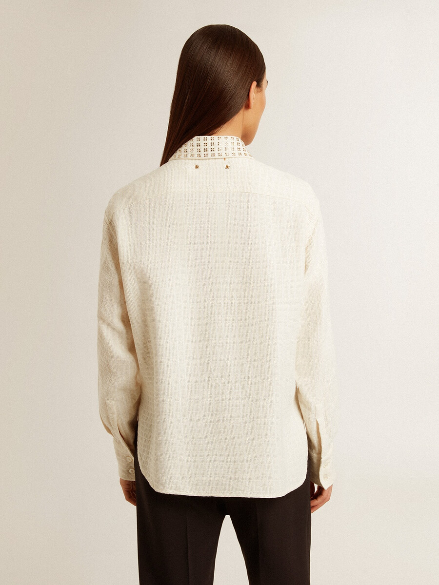 damesblouse van viscose en katoenmix met kraag versierd met kristallen.