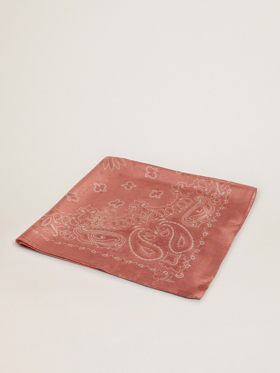oude rozen sjaal met paisleyprint