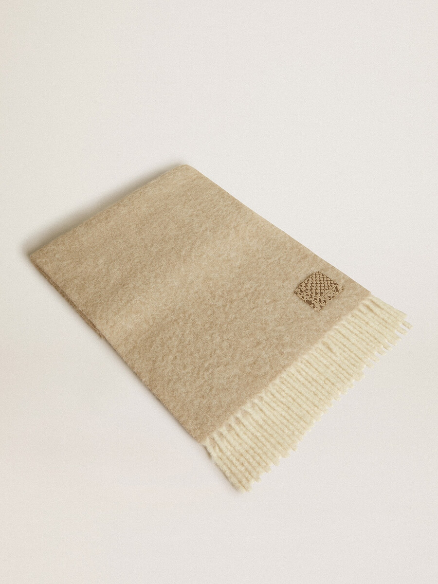 chinese nieuwjaarssjaal van beige alpacawol met franjes