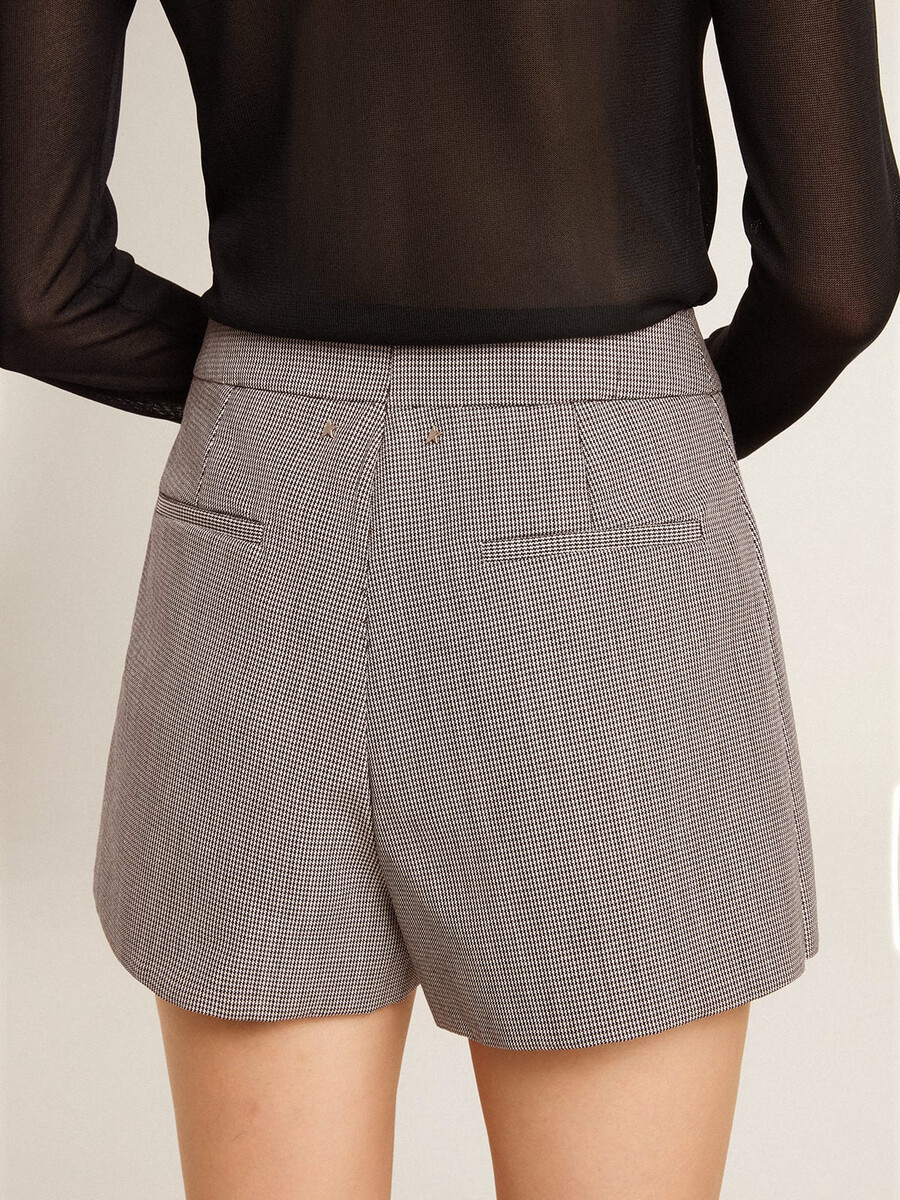 grijze damesminishorts van wol met pied-de-pouleprint