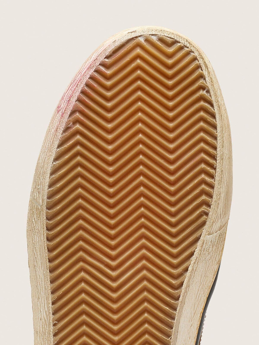 slide lab herensneakers in tabakskleurig suède met kristallen en een tabakskleurige suède ster.