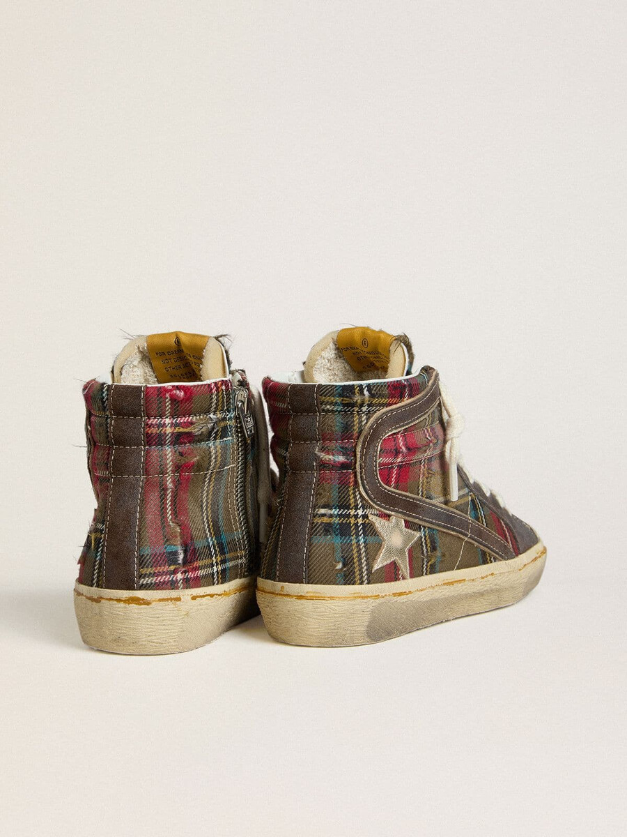 damesslipper in rood tartan met zilveren nappalederen ster en zwarte suède accenten