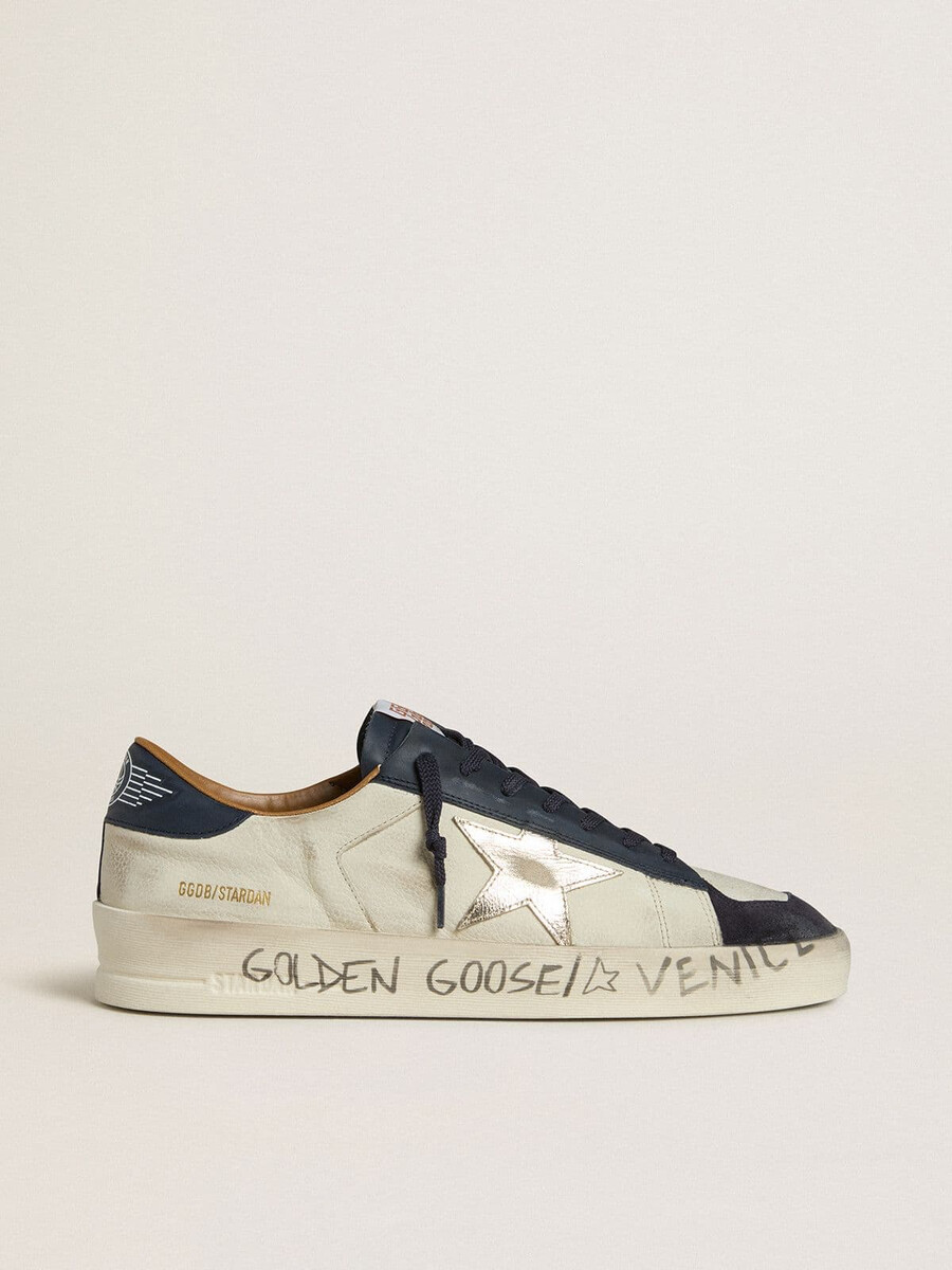 stardan herenschoen in nubuck met metallic leren ster en blauwe nappa hielband.