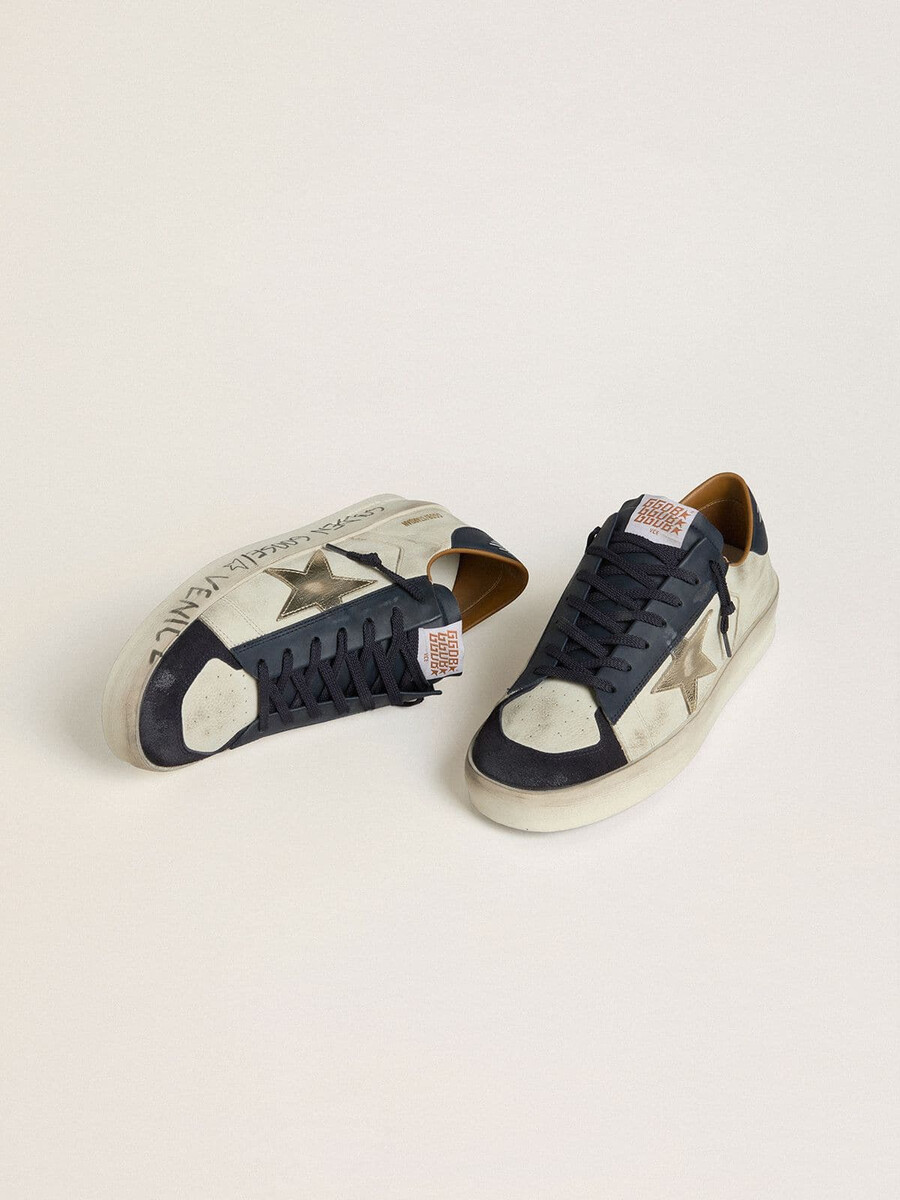 stardan herenschoen in nubuck met metallic leren ster en blauwe nappa hielband.