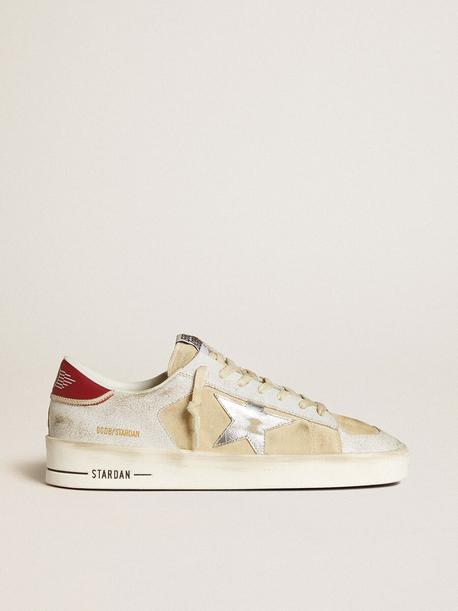 stardan herenschoen van nubuck en craqueléleer met zilverkleurige metallic leren ster.