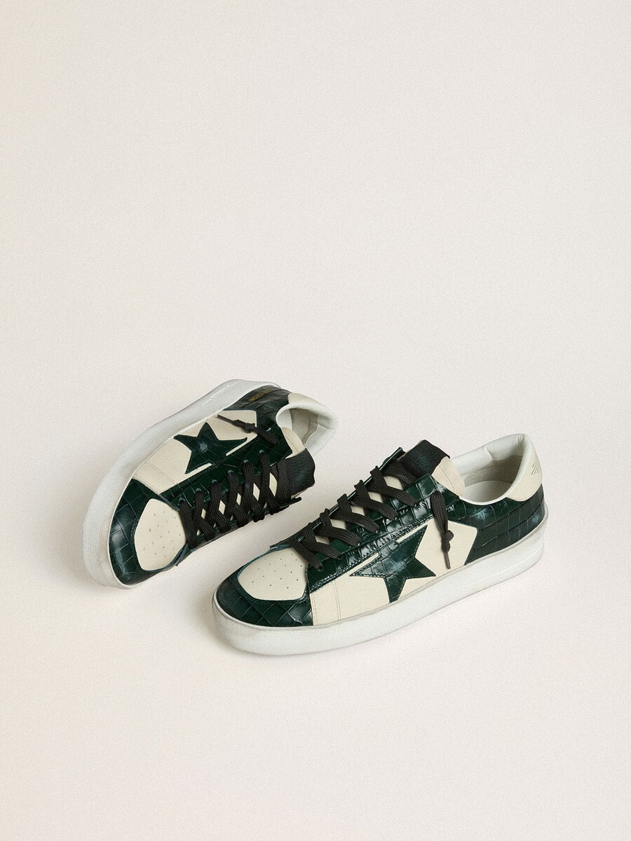 stardan ltd herenschoen in crèmekleurig leer met groene leren ster en inzetstukken met krokodillenprint.