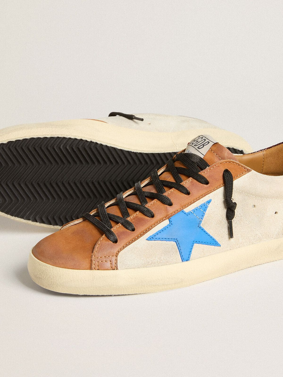 beige heren super-star ltd met lichtblauwe ster en hielstuk met krokodillenprint