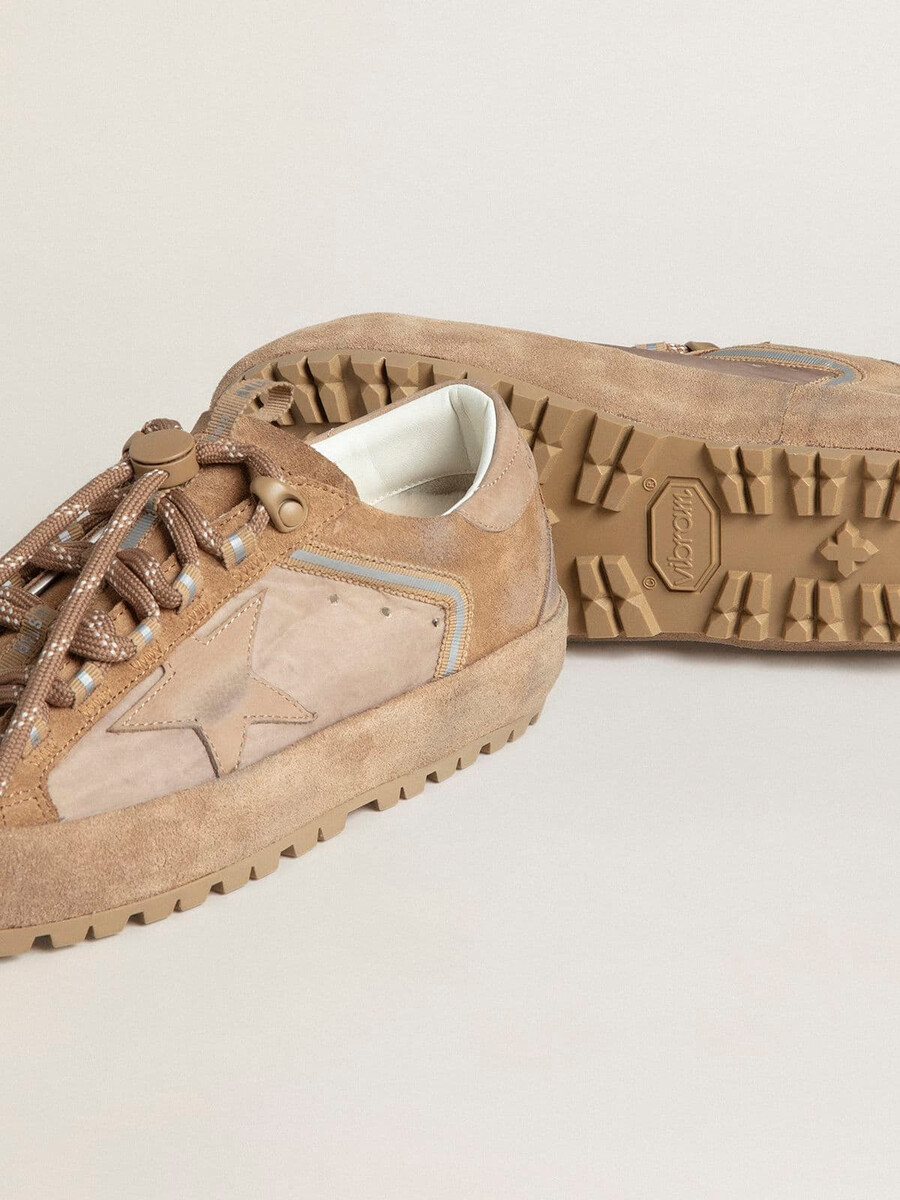 heren super-star ski in dolmias en caramelkleurig suède met marmeren nubuck ster en hielstuk.