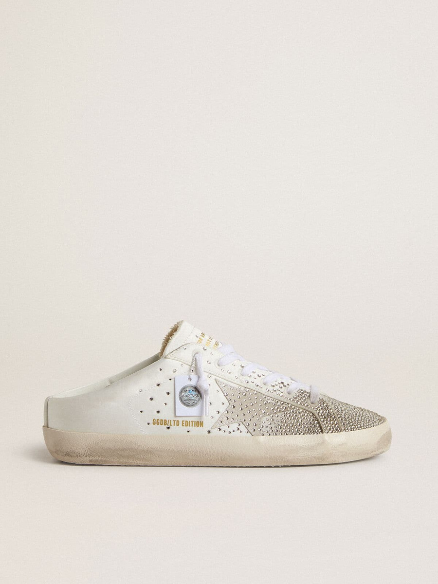 dames super-star sabot ltd met grijze suède ster en swarovski-kristallen.