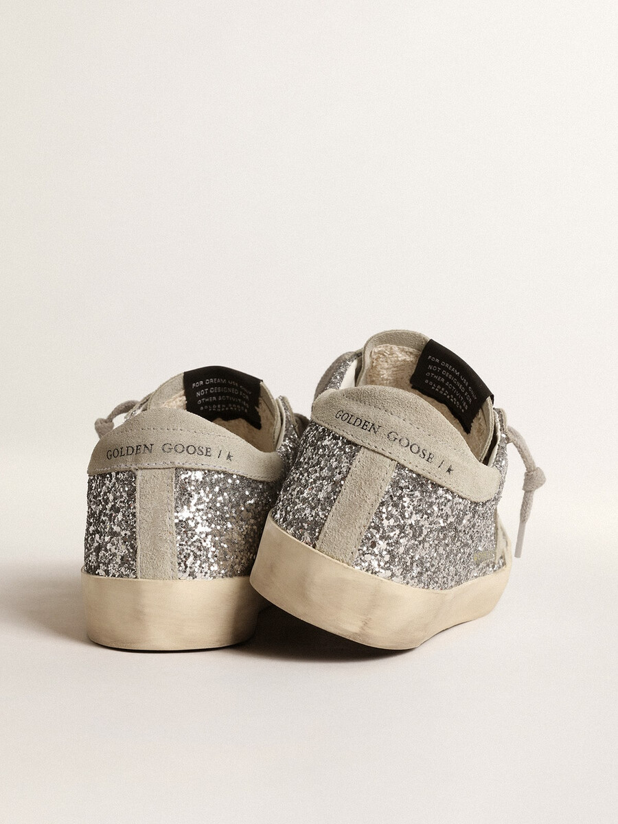 dames super-star in zilverkleurige glitter met ijsgrijze suède ster