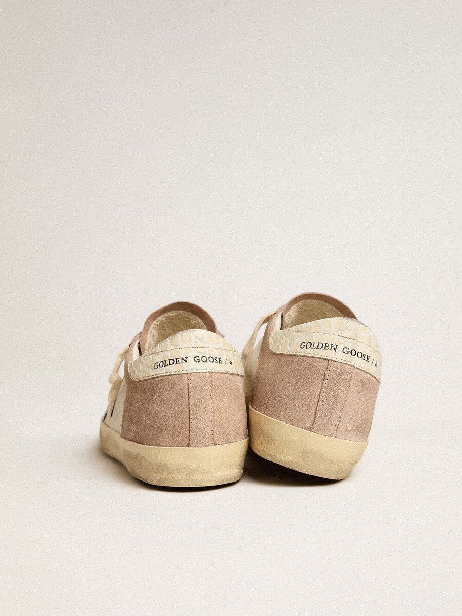 super-star sneakers voor dames in roze suède met een zilverkleurige metallic leren ster.