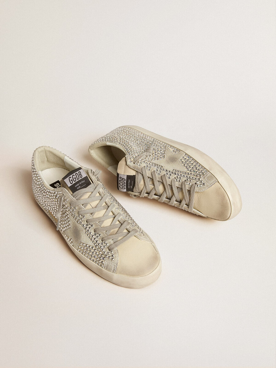 superster van nubuck met swarovski-kristallen en een ster van ijsgrijs suède.