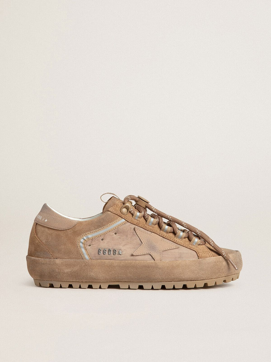 dames super-star ski in dolmias en caramelkleurig suède met marmeren nubuck ster en hielstuk.