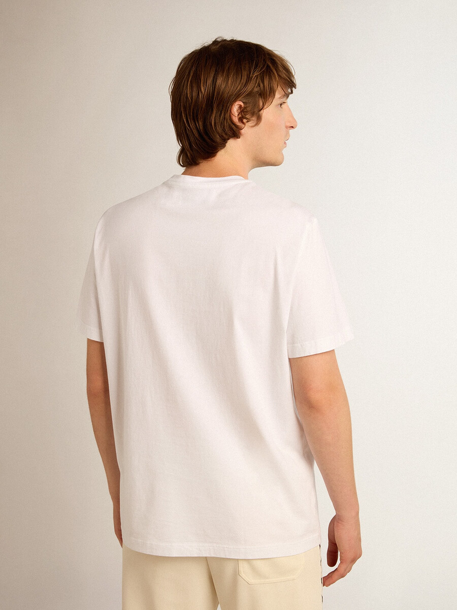 t-shirt uit de white star collection met een zwarte ster op de voorkant.