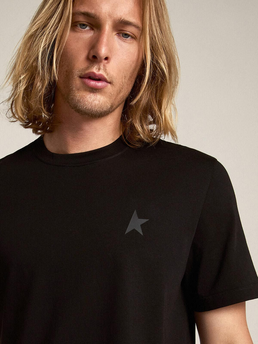 t-shirt uit de black star collection met een ton-sur-ton ster op de voorkant.