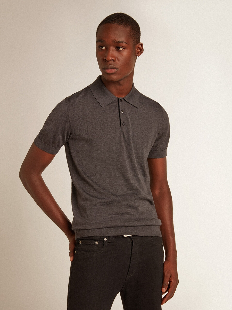 polo shirt met korte mouwen voor heren gemaakt van grijze merinowol.