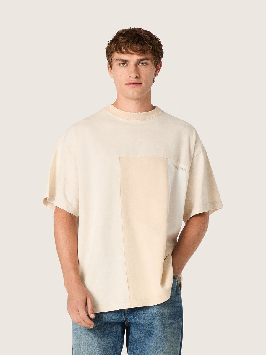 heren t-shirt van katoenen jersey met een wit en beige patchwork-effect.