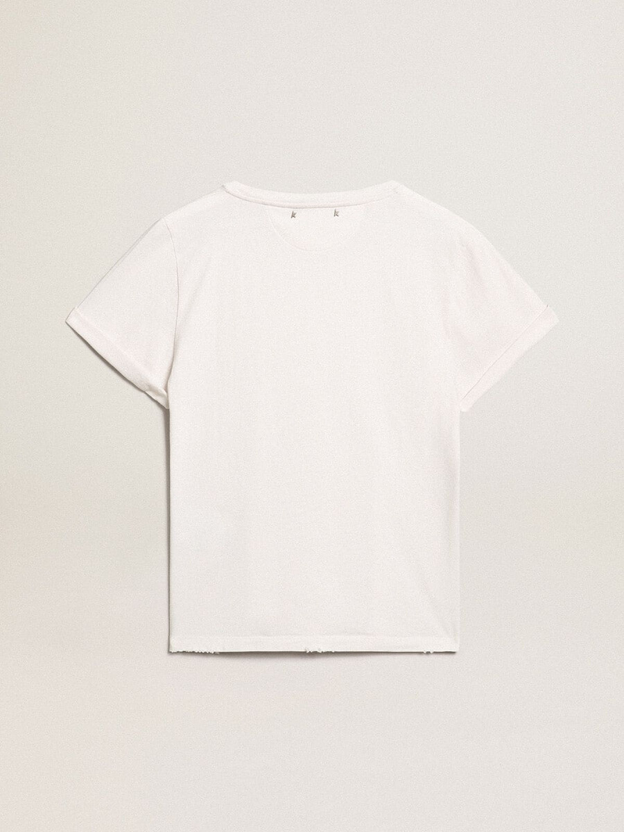een dames t-shirt met een verwassen look en normale pasvorm in wit.