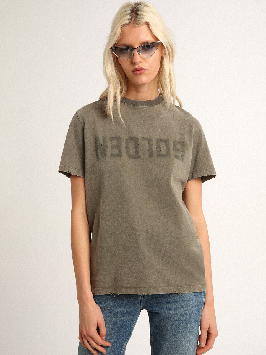 olijfgroen t-shirt met normale pasvorm en gouden letters op de voorkant.