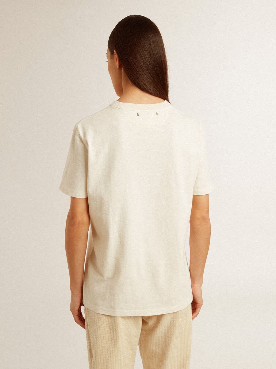 dames t-shirt in verouderd wit met logo op de borst
