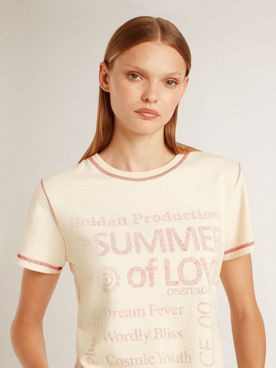 crèmekleurig dames-t-shirt met vervaagde rode accenten
