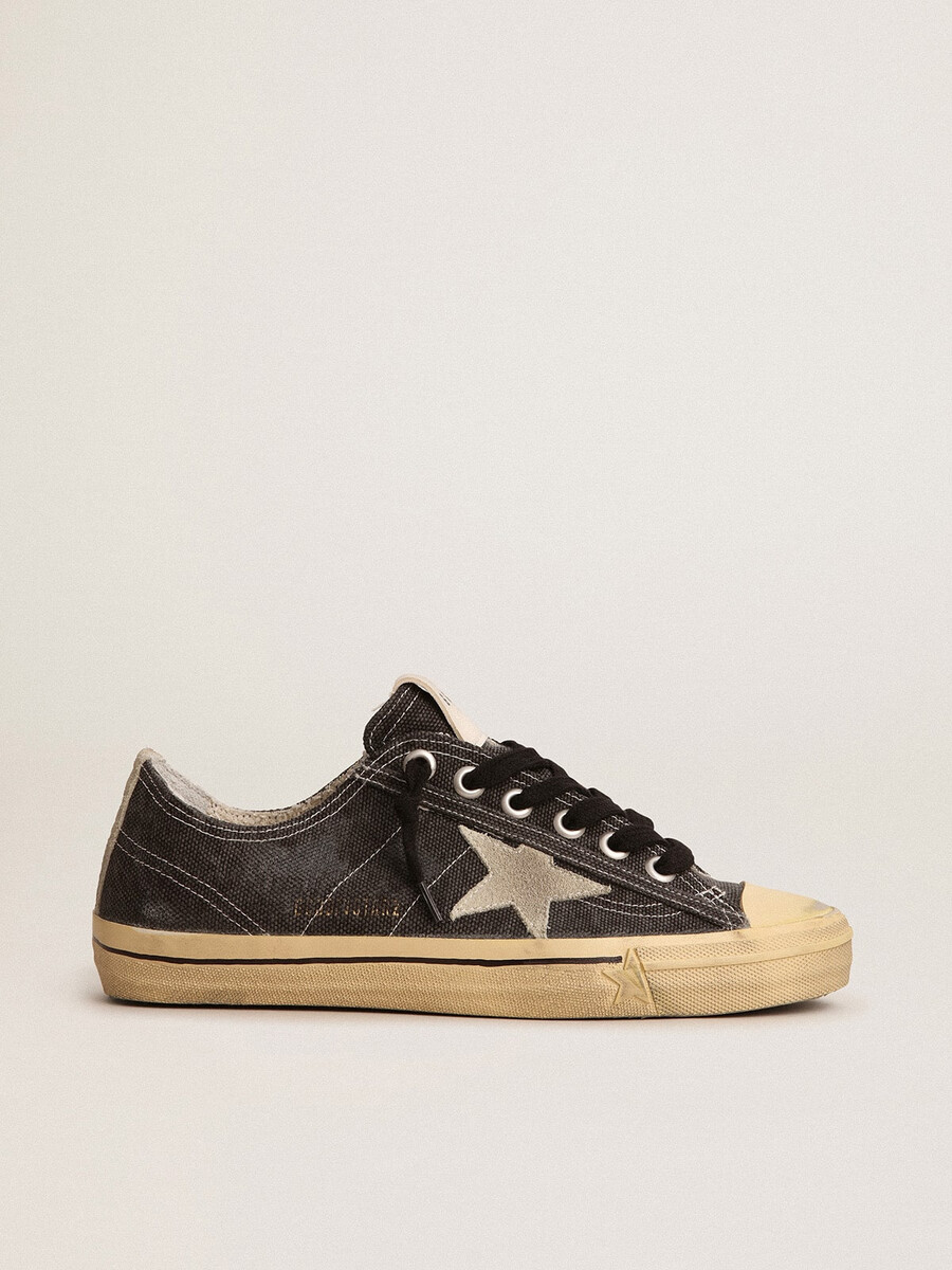 heren v-star in zwart canvas met ijsgrijze ster en hak.