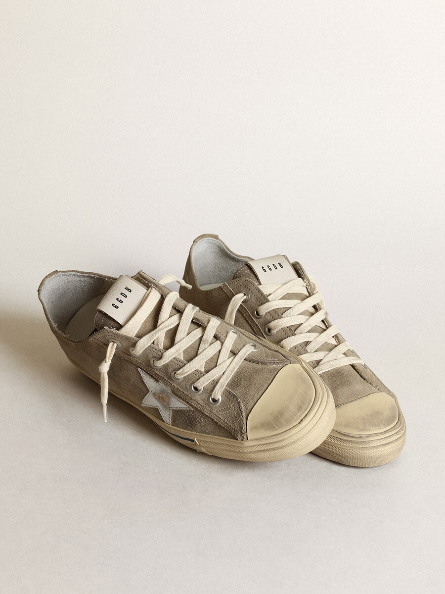 heren v-star in duifgrijs suède met zilverkleurige metallic leren ster