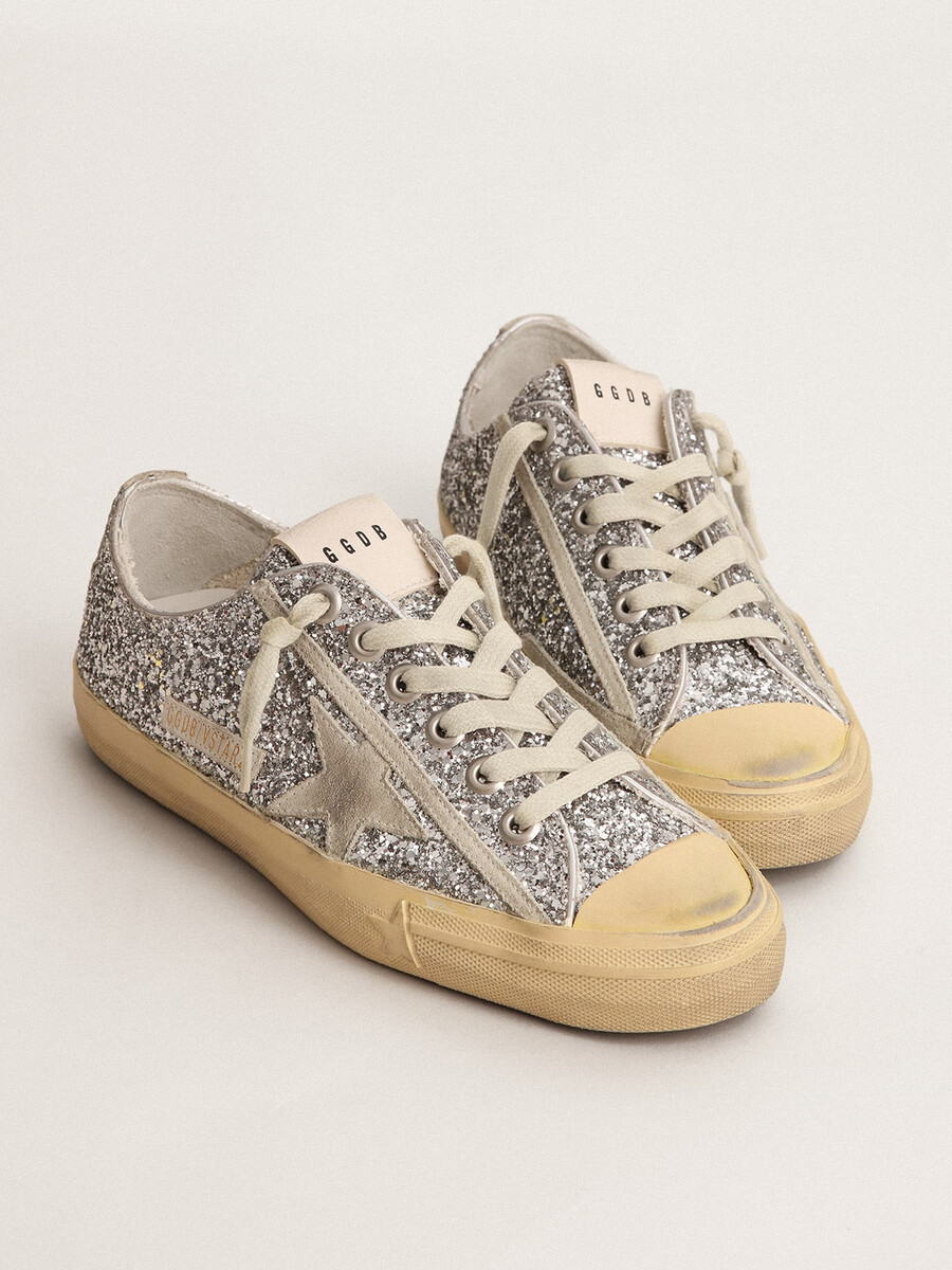 dames v-star in zilverkleurige glitter met ijsgrijze suède ster