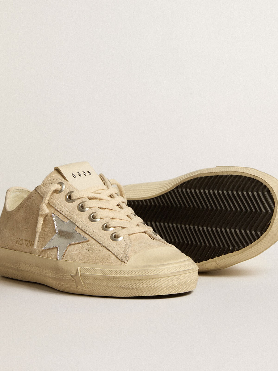 dames v-star in parelmoer suède met zilverkleurige metallic leren ster