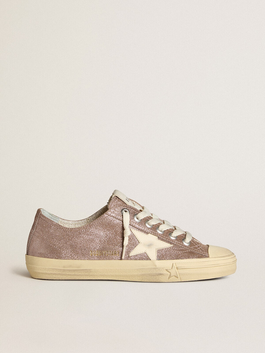 dames v-star in lichtbruin metallic suède met crèmekleurige leren ster.